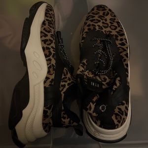STEVE MADDEN LEOPARD SNEAKERS